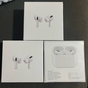 NEW Apple AirPods Pro With MagSafe Chatging Case Sealed Box Authentic